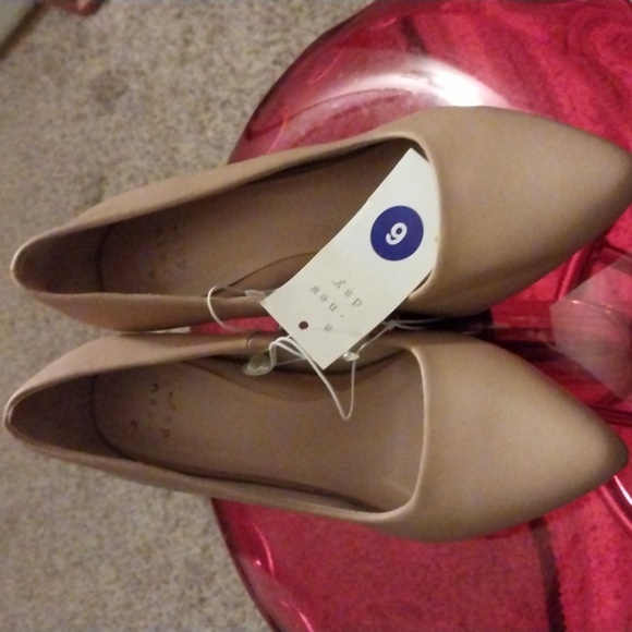 Women's shoes - Picture 1 of 4